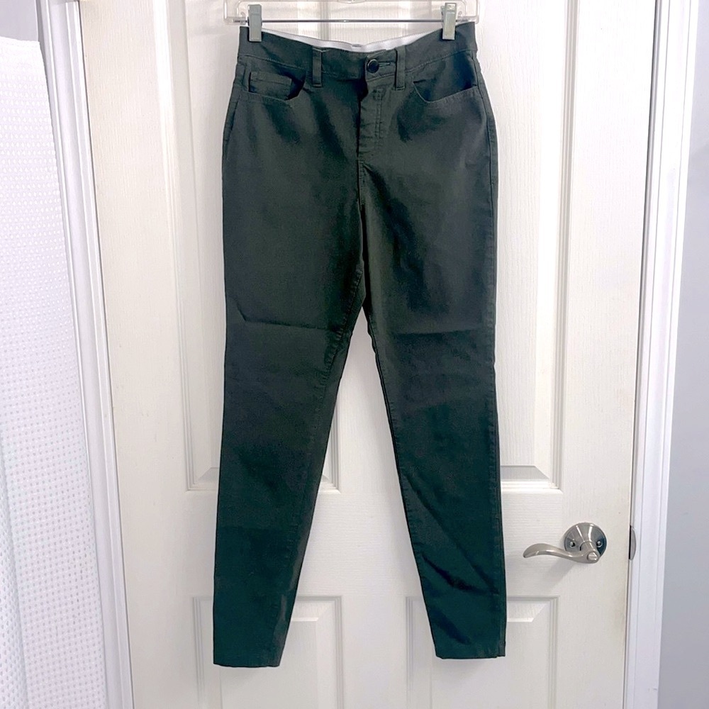 Ricki’s Slim Ankle Pants Olive Stretchy Pockets Pull On Elastic Waist Size S
